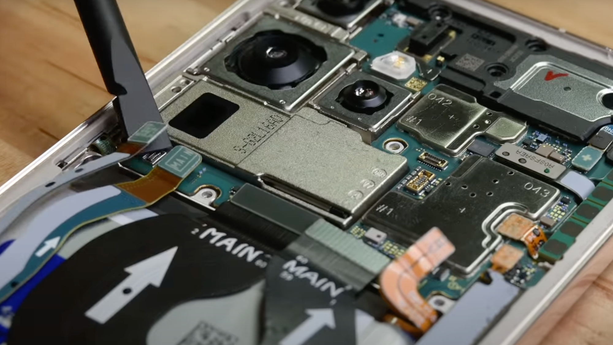 Samsung verlangt, dass Reparaturwerkstätten Geräte zerstören, in denen keine Originalteile verwendet werden Samsung verlangt, dass Reparaturwerkstätten Geräte zerstören, in denen keine Originalteile verwendet werden