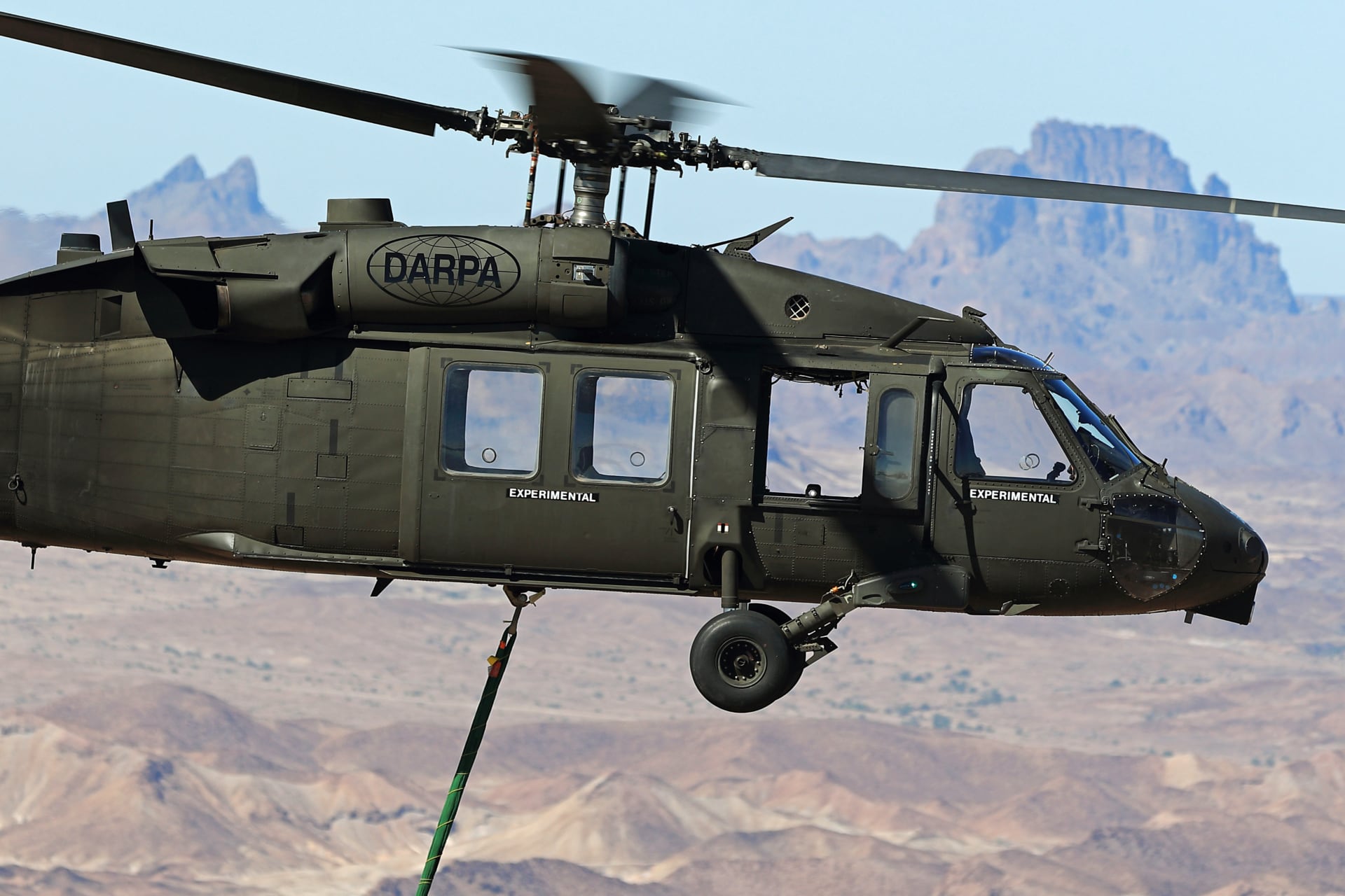 Evolution in der Luftwaffe: Der Sikorsky UH-60M Black Hawk im Einsatz Flug der Innovation: ein Überblick über den Hubschrauber Sikorsky UH-60M Black Hawk