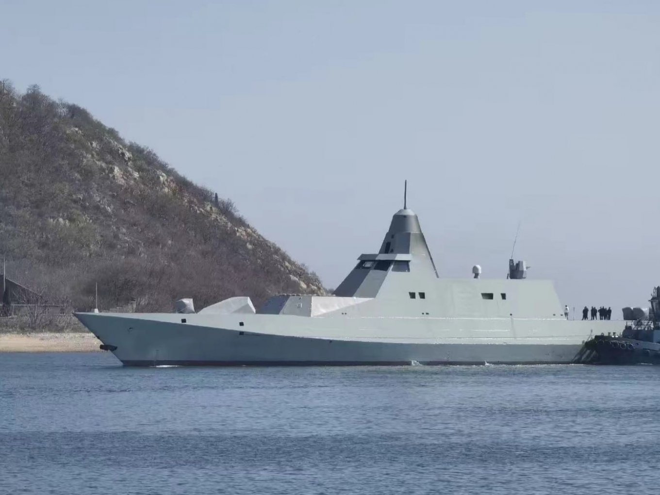China testet mysteriöse Tarnkappenkorvette mit 16 Raketen an Bord China testet mysteriöse Tarnkappenkorvette mit 16 Raketen an Bord