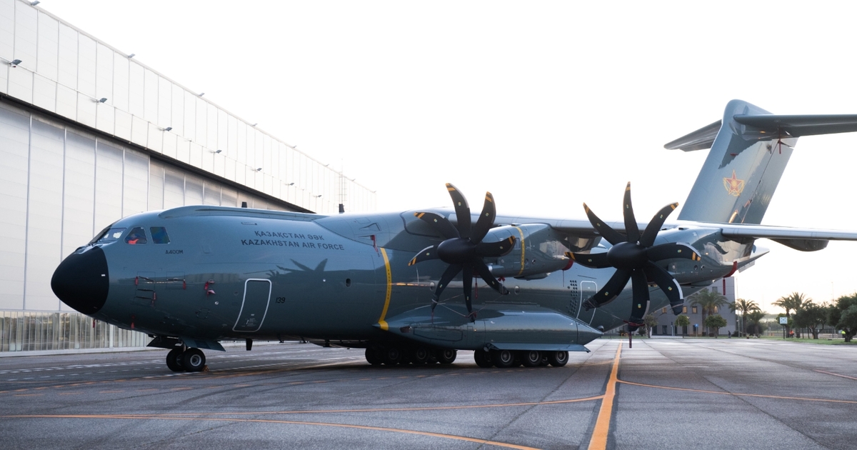 Kasachstan erhält das erste A400M-Transportflugzeug von Airbus Kasachstan erhält das erste A400M-Transportflugzeug von Airbus