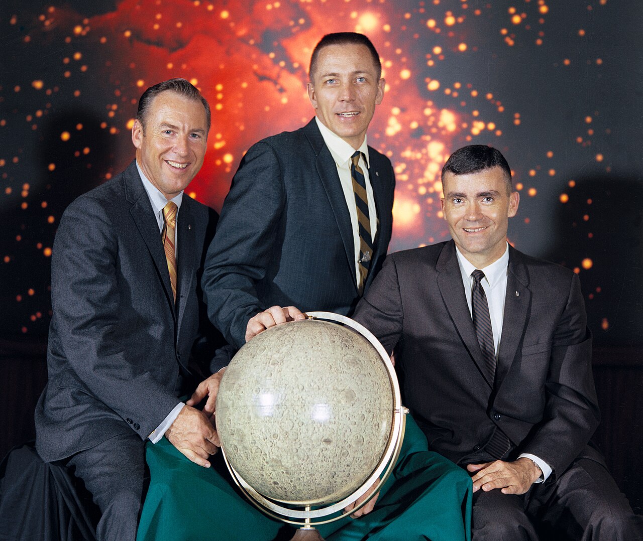 Von dem Universum auf den Prüfstand gestellt: Die Geschichte der außergewöhnlichen Rückkehr von Apollo 13 Die Geheimnisse entschlüsseln: Wie die Apollo 13 Crew die Weltraumkatastrophe überlebte