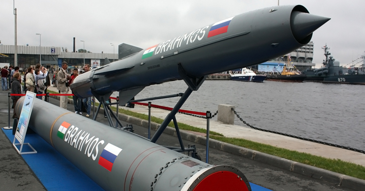 Indien schickt die ersten BrahMos-Raketen an die Philippinen, die es in Zusammenarbeit mit Russland entwickelt hat Indien schickt die ersten BrahMos-Raketen an die Philippinen, die es in Zusammenarbeit mit Russland entwickelt hat