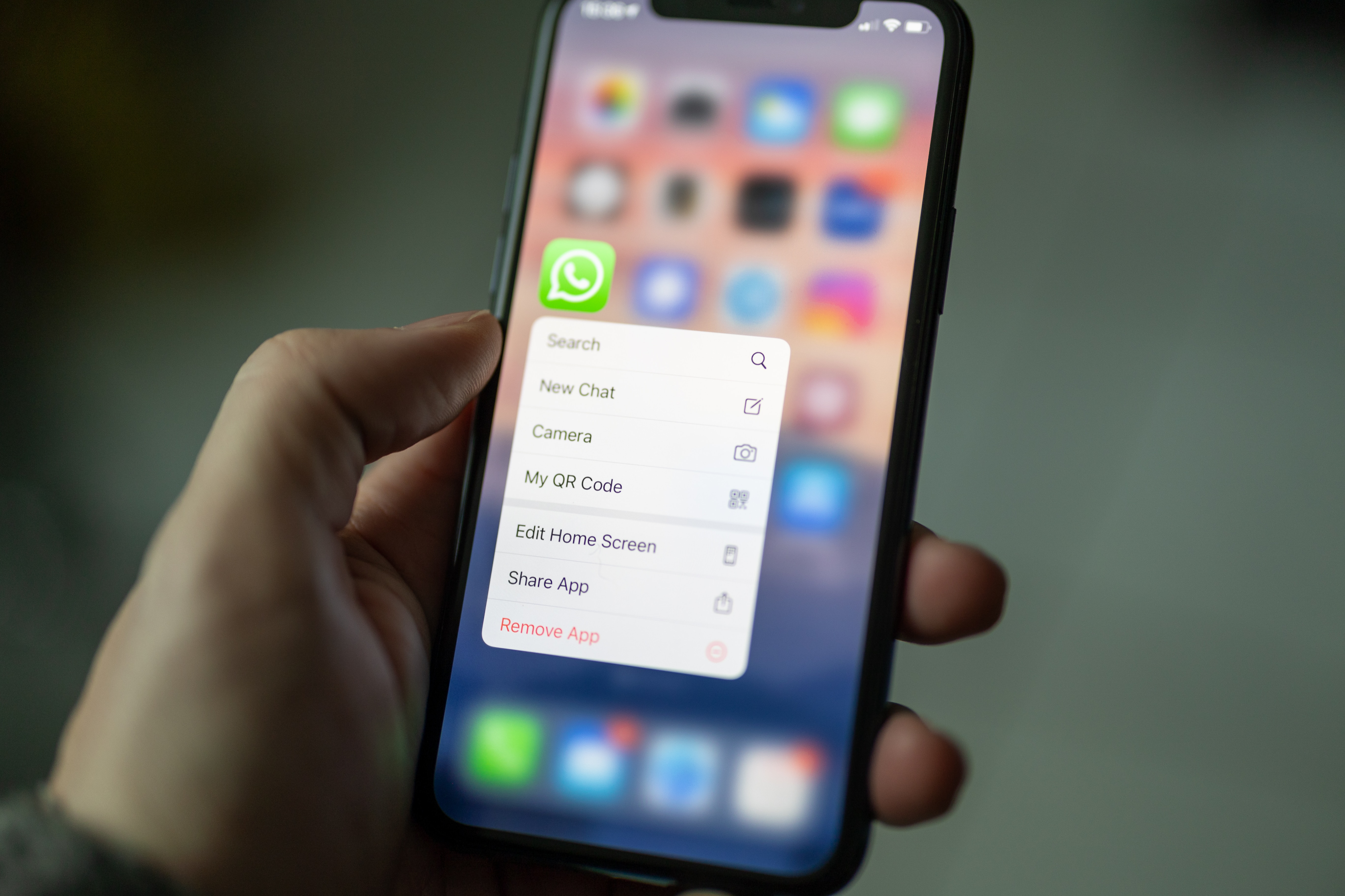WhatsApp testet von künstlicher Intelligenz generierte Sticker WhatsApp testet von künstlicher Intelligenz generierte Sticker
