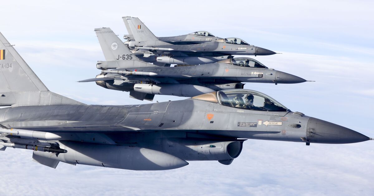 Portugiesische F-16-Flugzeuge fangen russische Flugzeuge in der Nähe des NATO-Gebiets ab Portugiesische F-16-Flugzeuge fangen russische Flugzeuge in der Nähe des NATO-Gebiets ab