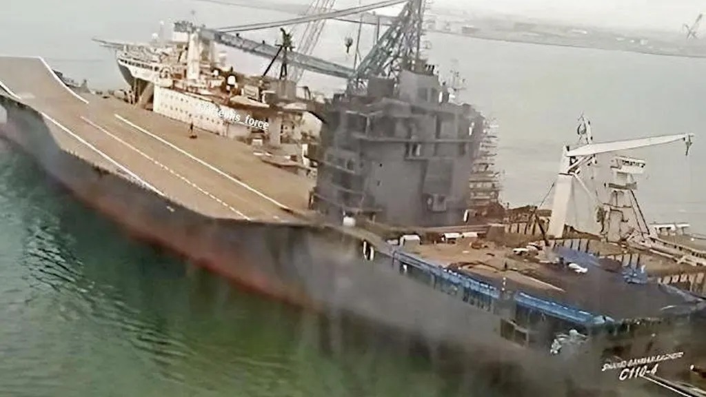 Iran baut aktiv einen eigenen Flugzeugträger Iran baut aktiv einen eigenen Flugzeugträger
