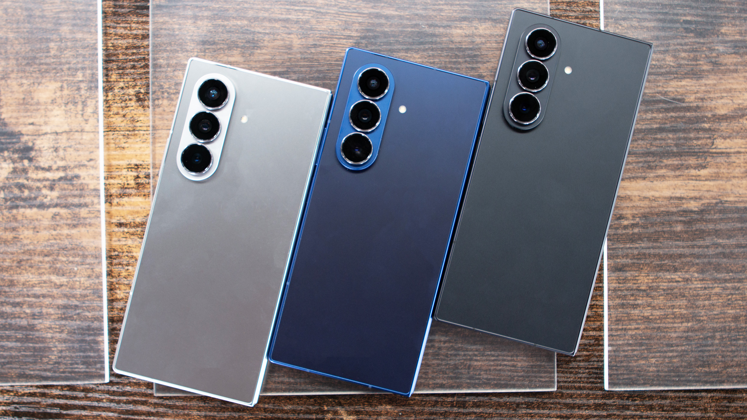 Länger leben mit Galaxy Z Fold 7: Samsungs neuer Standard für das Laden Eine Revolution bei Batterien: Galaxy Z Fold 7 übertrifft seine Vorgänger