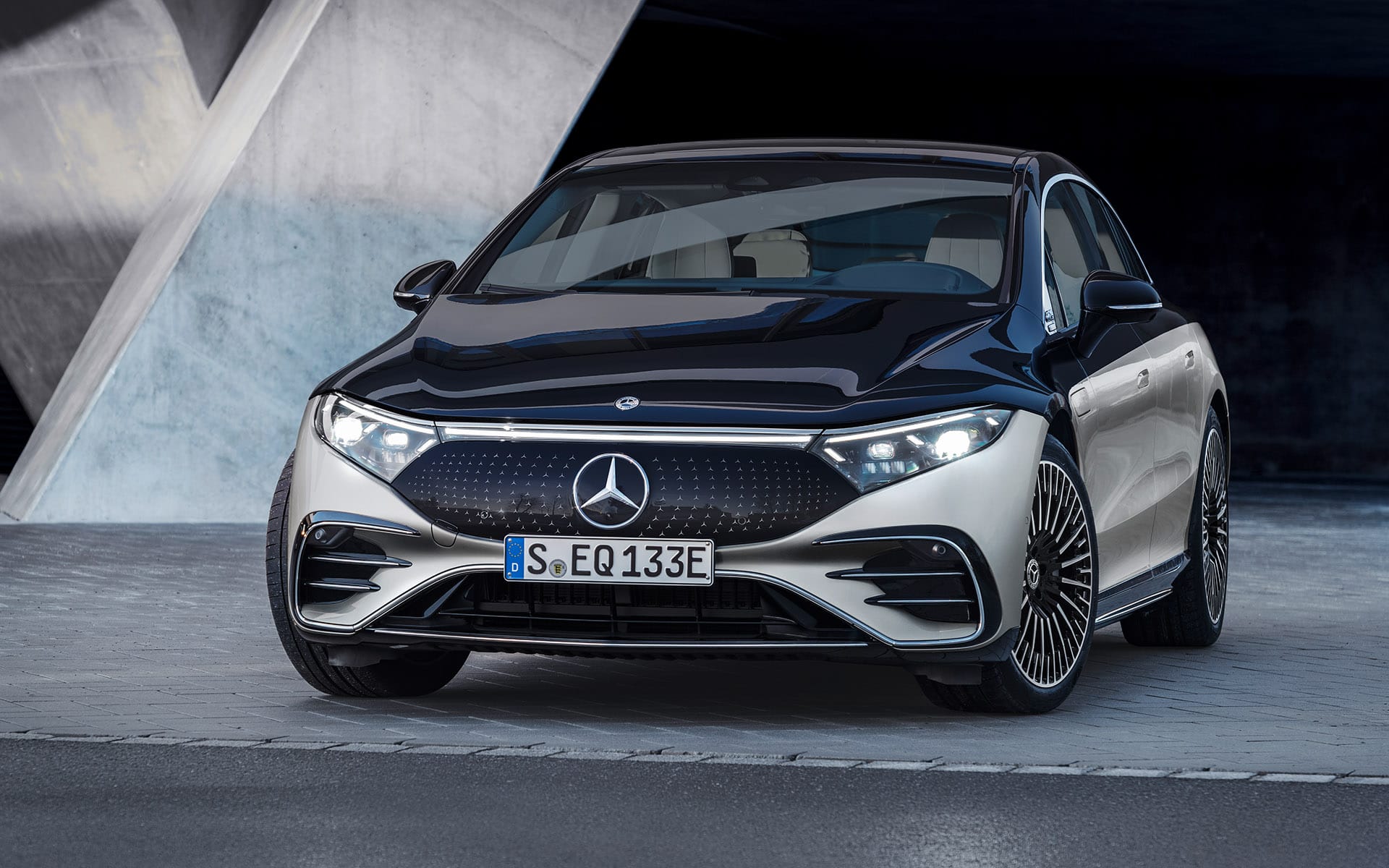 Mercedes-Benz EQS: Die Revolution der Elektrofahrzeuge beginnt Mercedes-Benz bringt den EQS auf den Markt: Die Zukunft der Elektrofahrzeuge ist schon da