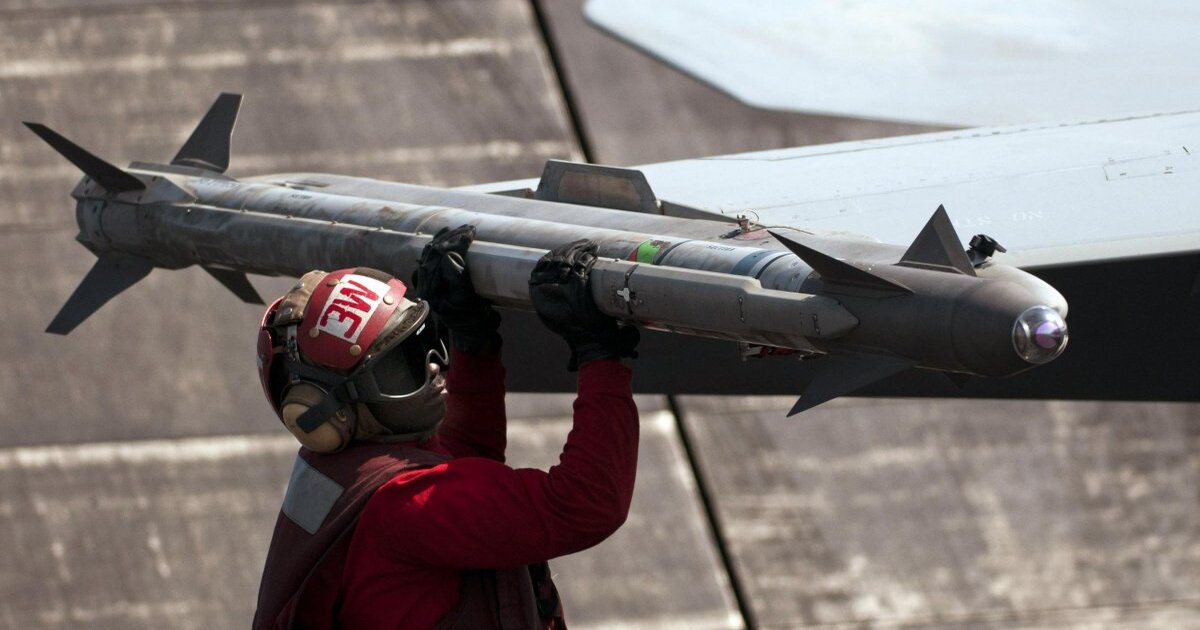 Rumänien stattet seine F-16 mit den neuesten AIM-9X Luft-Luft-Raketen aus Rumänien stattet seine F-16 mit den neuesten AIM-9X Luft-Luft-Raketen aus