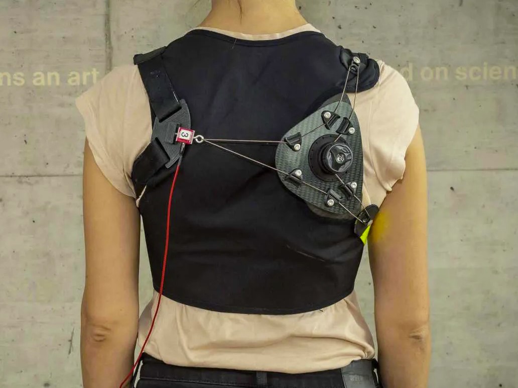 Myoshirt entwickelte textile tragbare Muskeln Myoshirt entwickelte textile tragbare Muskeln