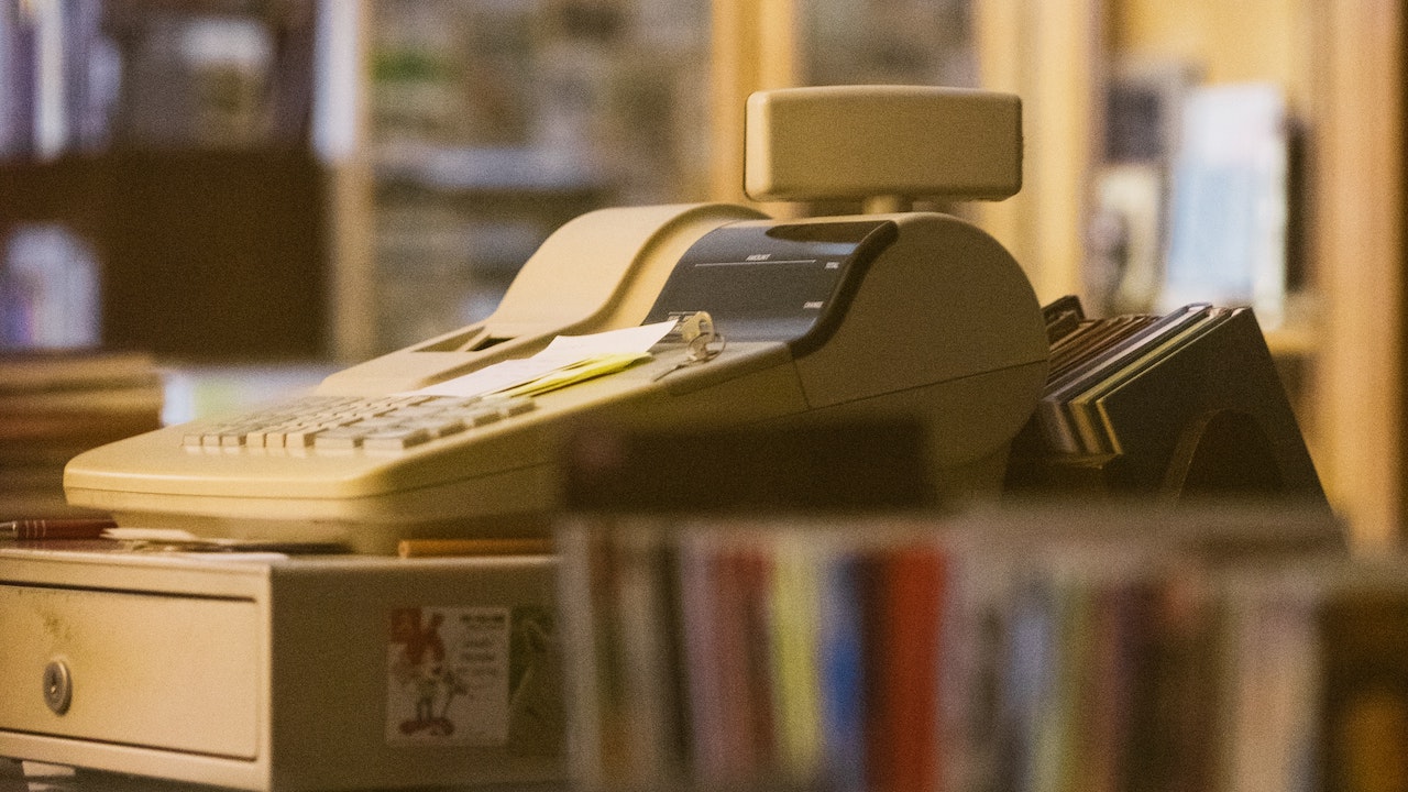 Aufstieg der Registrierkassen: In den USA zwangen Hacker Registrierkassen, Manifeste zum Schutz der Arbeiter statt Schecks herauszugeben Aufstieg der Registrierkassen: In den USA zwangen Hacker Registrierkassen, Manifeste zum Schutz der Arbeiter statt Schecks herauszugeben