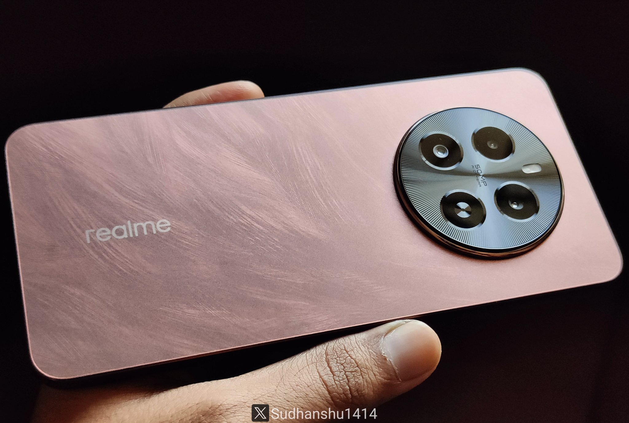 Ein Insider hat verraten, wie das realme P1 5G aussehen wird Ein Insider hat verraten, wie das realme P1 5G aussehen wird