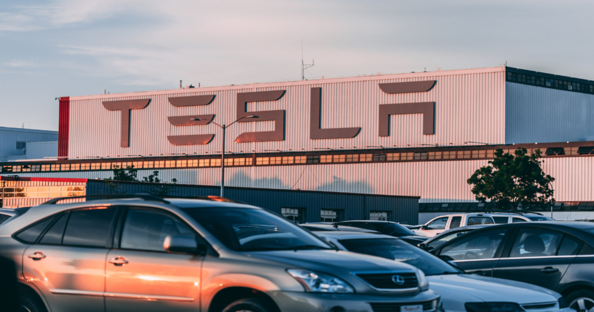 Ein Unfall und Autopilot: Tesla legt Rechtsstreit über tödlichen Unfall bei Ein Unfall und Autopilot: Tesla legt Rechtsstreit über tödlichen Unfall bei
