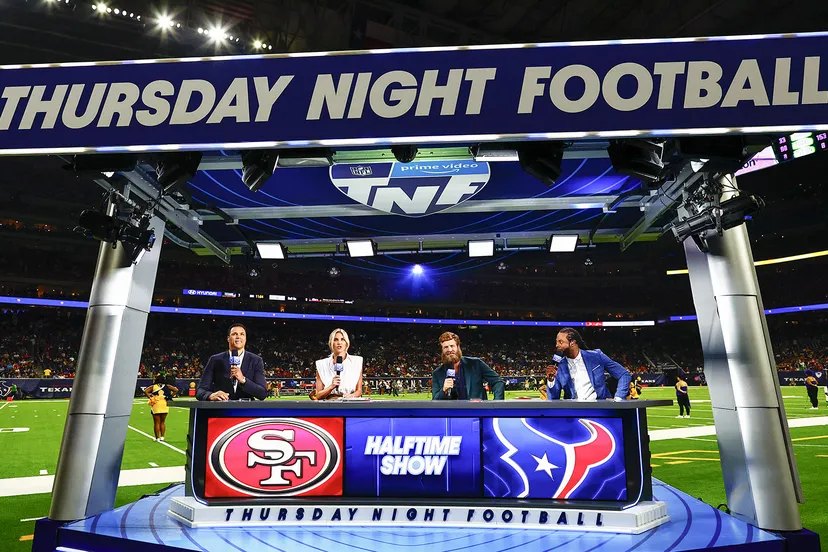 Amazon wird die Übertragungen von Spielen der National Football League (NFL) mit künstlicher Intelligenz ergänzen Amazon wird die Übertragungen von Spielen der National Football League (NFL) mit künstlicher Intelligenz ergänzen