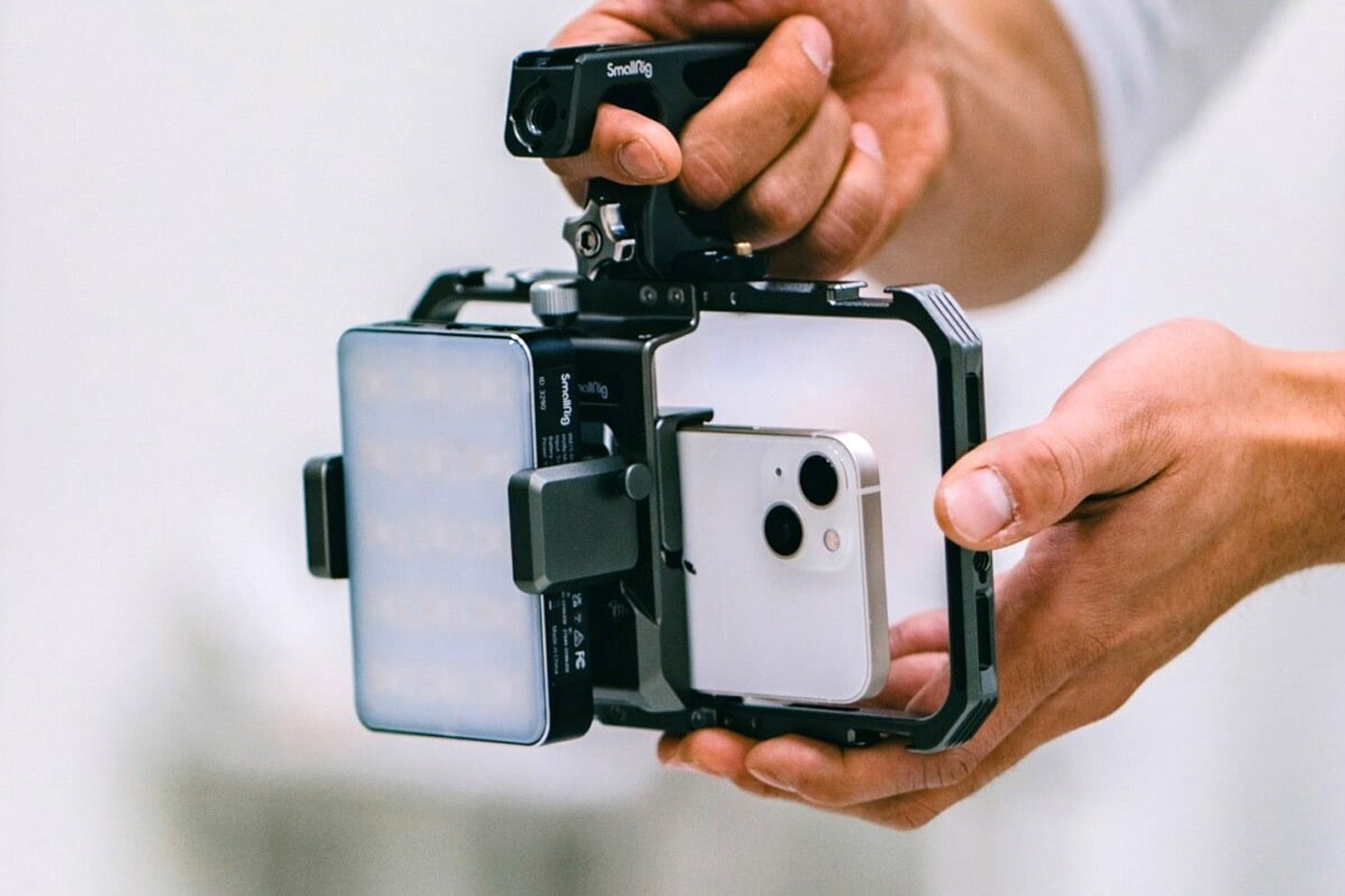 Verwandeln Sie Ihr iPhone mit diesem modularen Telefon-Rig in ein professionelles Filmstudio