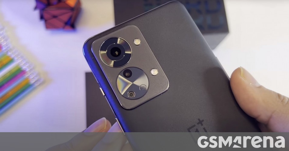 OnePlus Nord 2T vor dem Start auf Video ausgepackt OnePlus Nord 2T vor dem Start auf Video ausgepackt