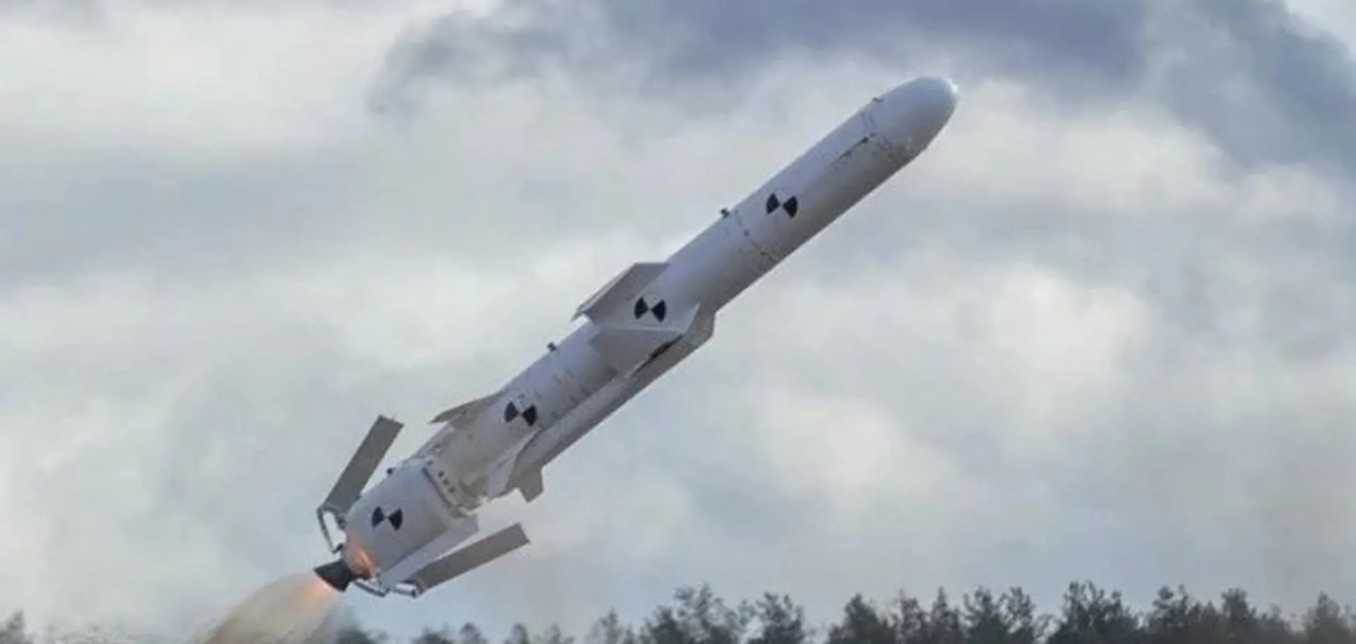 Die Ukraine hat den Anti-Schiffs-Marschflugkörper Neptun modifiziert - er hat einen 350 kg schweren Sprengkopf und kann Ziele in einer Entfernung von bis zu 400 km zerstören-2