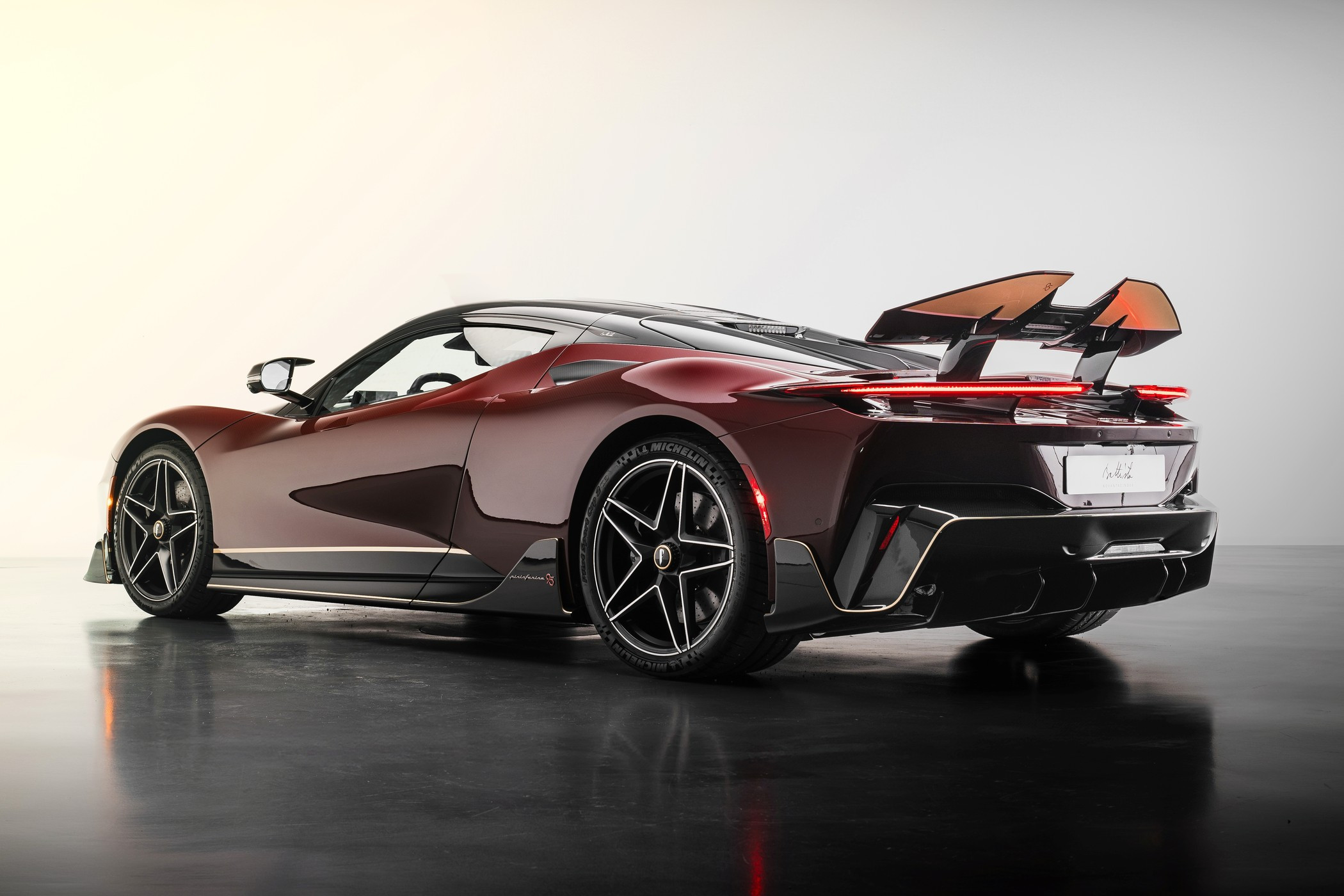 Der Battista Novantacinque Elektrosupersportwagen Der Battista Novantacinque Elektrosupersportwagen
