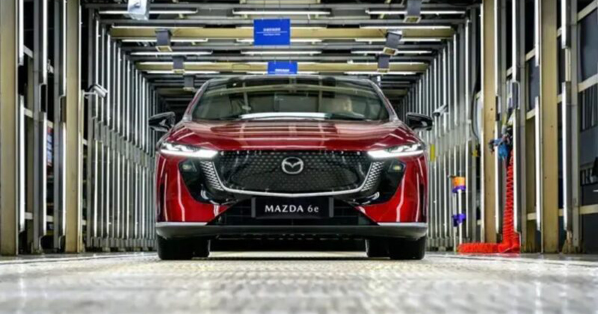 Mazda 6e im Changan-Mazda-Werk Der erste Serien-Mazda 6e im Changan-Mazda-Werk in China.