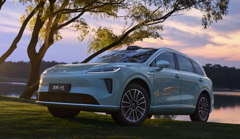 Erste Fotos des Shangjie H5 Crossover-Fahrzeugs