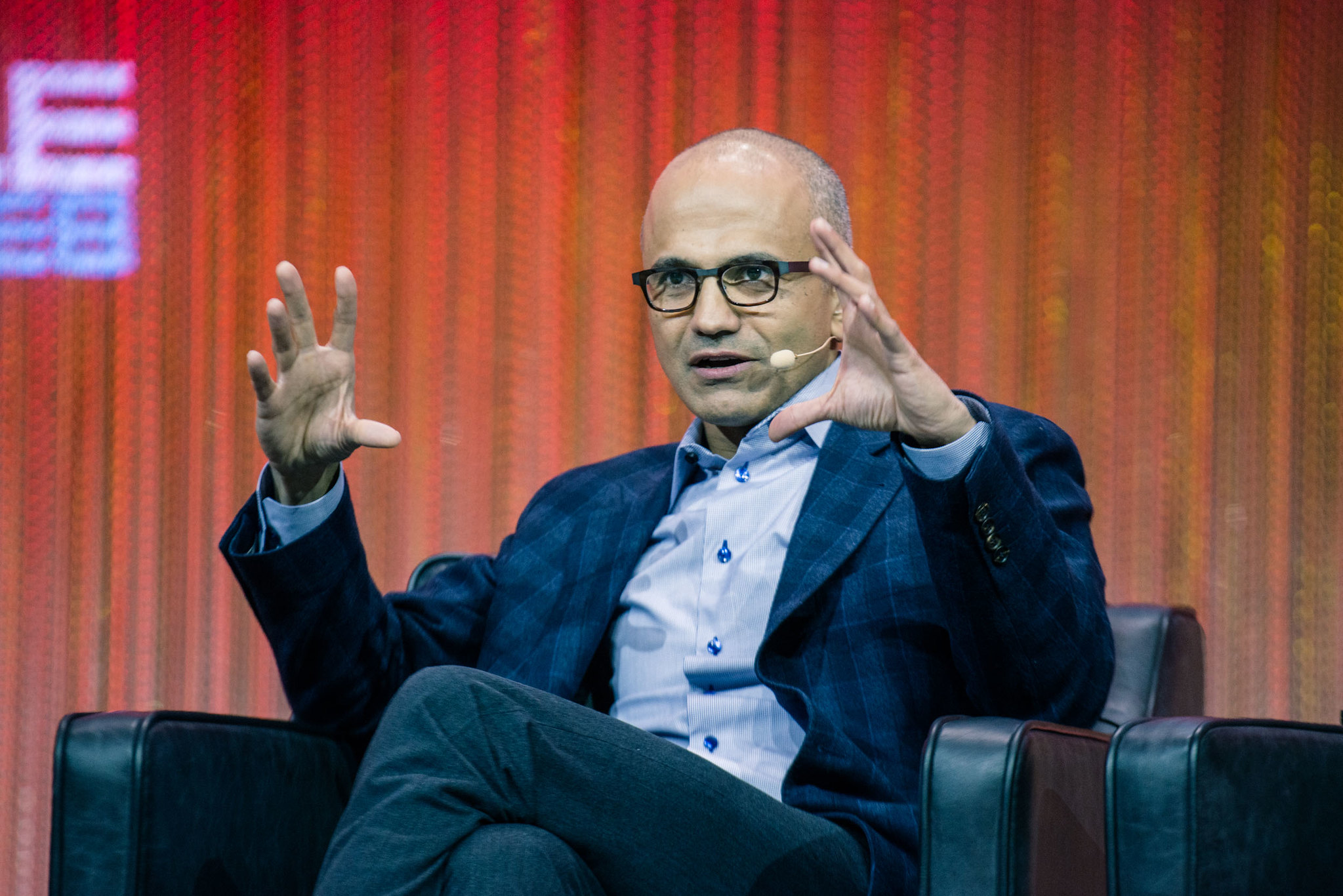 Microsoft-Chef fordert Unternehmen und Behörden zur Zusammenarbeit bei der Entwicklung sicherer KI auf Microsoft-Chef fordert Unternehmen und Behörden zur Zusammenarbeit bei der Entwicklung sicherer KI auf