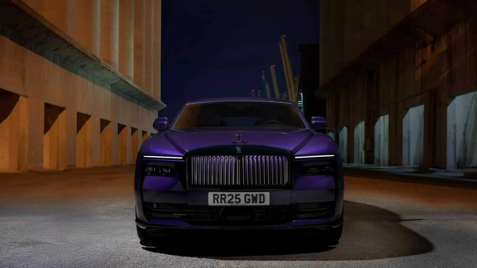 2025 Rolls-Royce Spectre Schwarzes Abzeichen Seitenansicht 2025 Rolls-Royce Spectre Schwarzes Abzeichen Seitenansicht