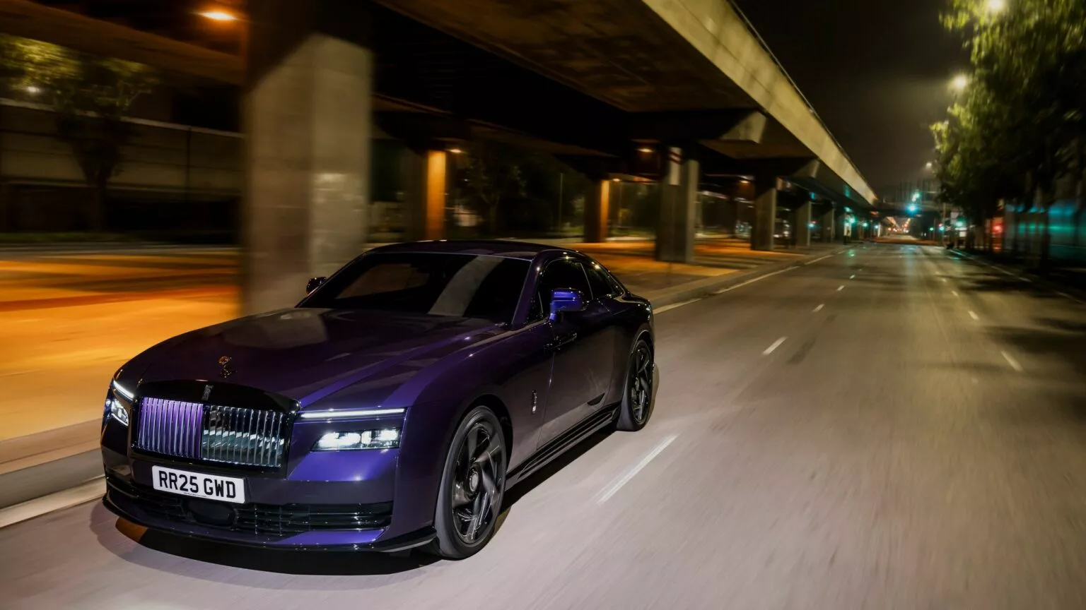 2025 Rolls-Royce Spectre Black Badge Rückansicht 2025 Rolls-Royce Spectre Black Badge Rückansicht