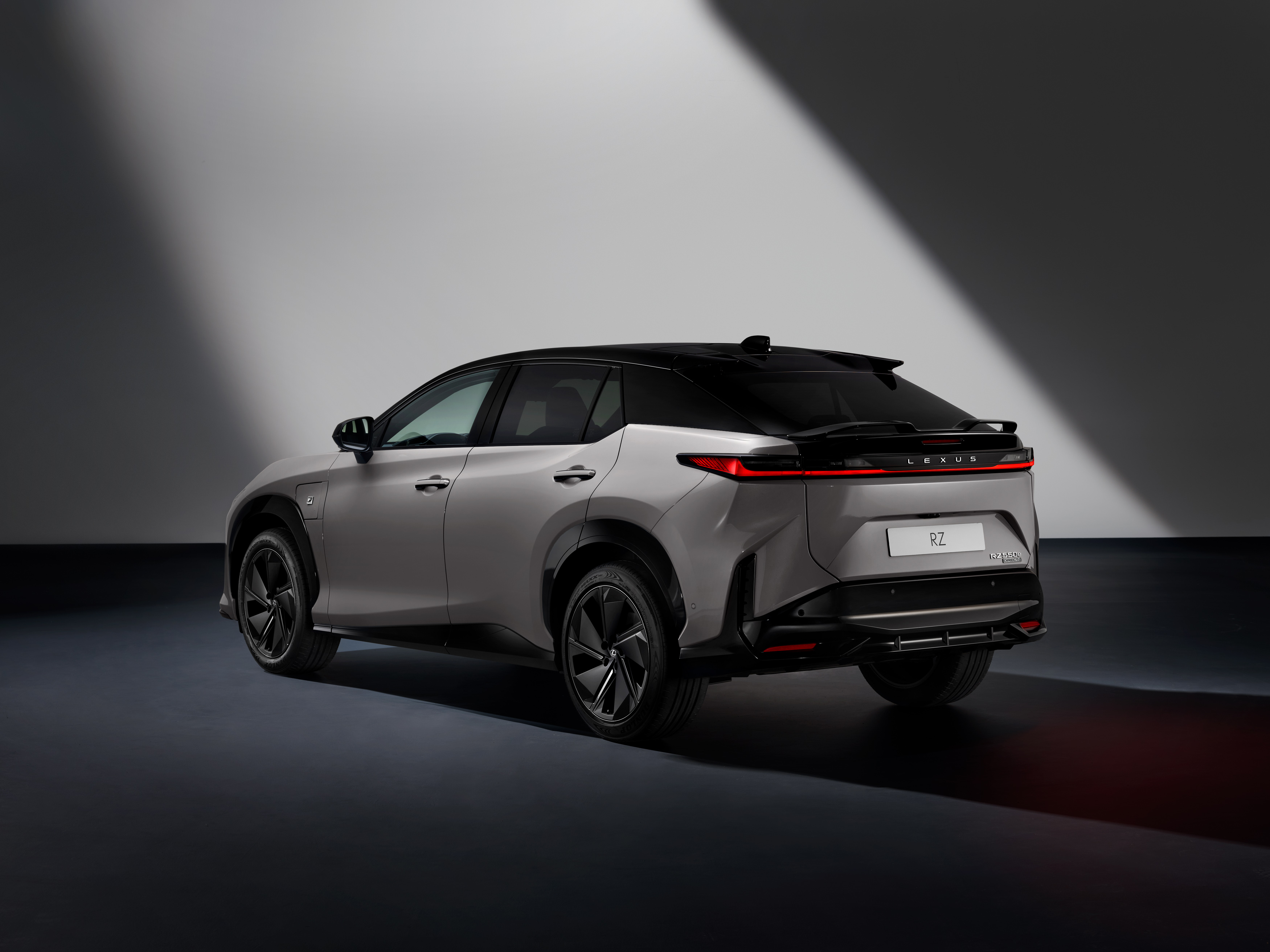 Der aufgefrischte Lexus RZ 2025 - Bild 2 Der aufgefrischte Lexus RZ 2025 - Bild 2