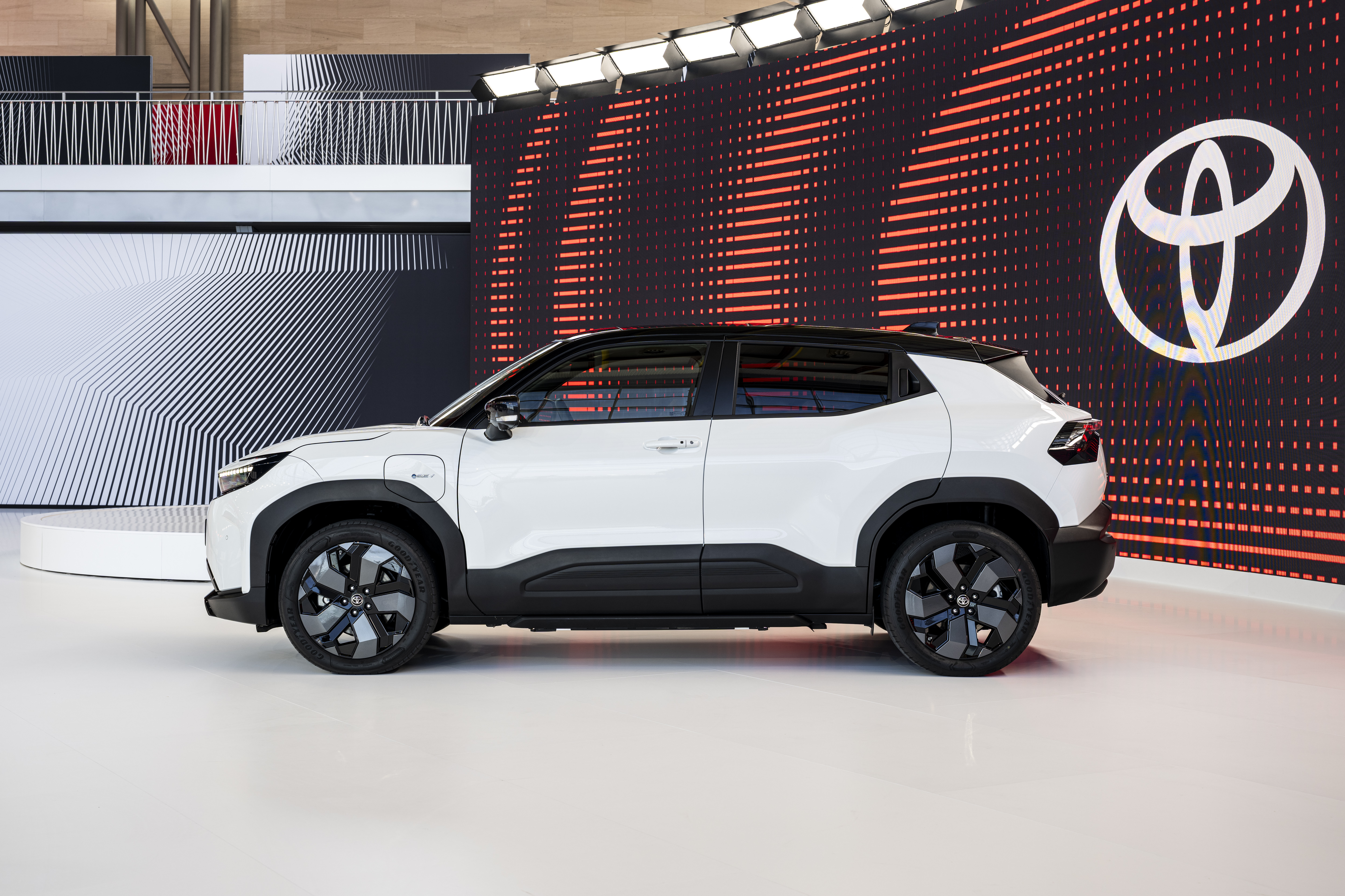 Toyota Urban Cruiser 2025 außen - Seitenansicht Toyota Urban Cruiser 2025 außen - Seitenansicht