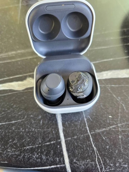 Und noch eine Phobie: Samsungs neue Galaxy Buds FE Kopfhörer explodierten in den Ohren eines Mädchens und raubten ihr das Gehör-3 Und noch eine Phobie: Samsungs neue Galaxy Buds FE Kopfhörer explodierten in den Ohren eines Mädchens und raubten ihr das Gehör-3