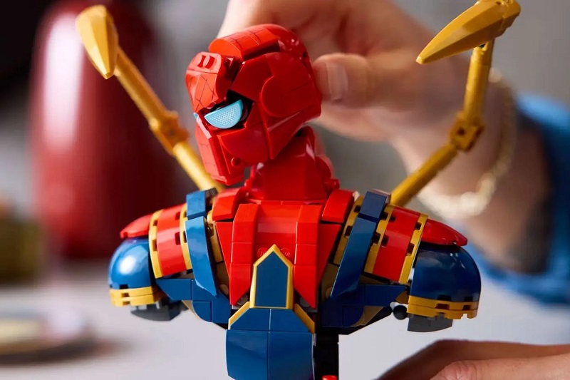 Details zu Spider-Man's Mini-Büste Details zu Spider-Man's Mini-Büste