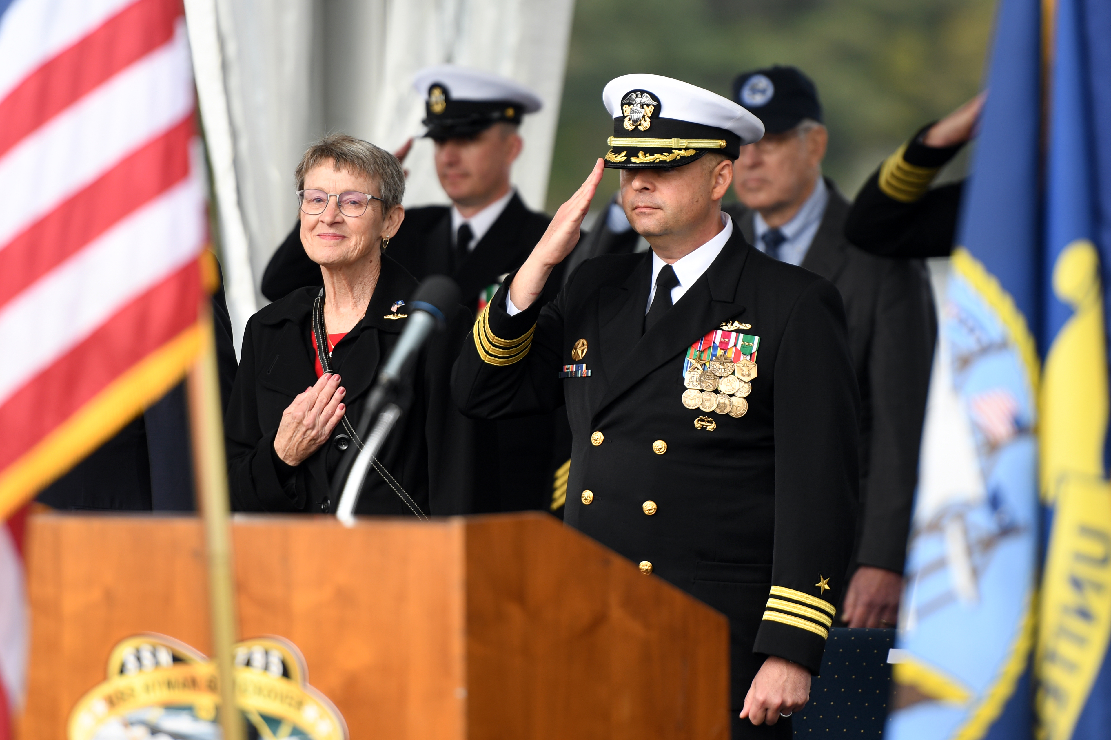 Die US-Marine hat das atomgetriebene Angriffs-U-Boot USS Hyman G. Rickover in Dienst gestellt, das 12 Tomahawk-Marschflugkörper tragen kann. Die US-Marine hat das atomgetriebene Angriffs-U-Boot USS Hyman G. Rickover in Dienst gestellt, das 12 Tomahawk-Marschflugkörper tragen kann.