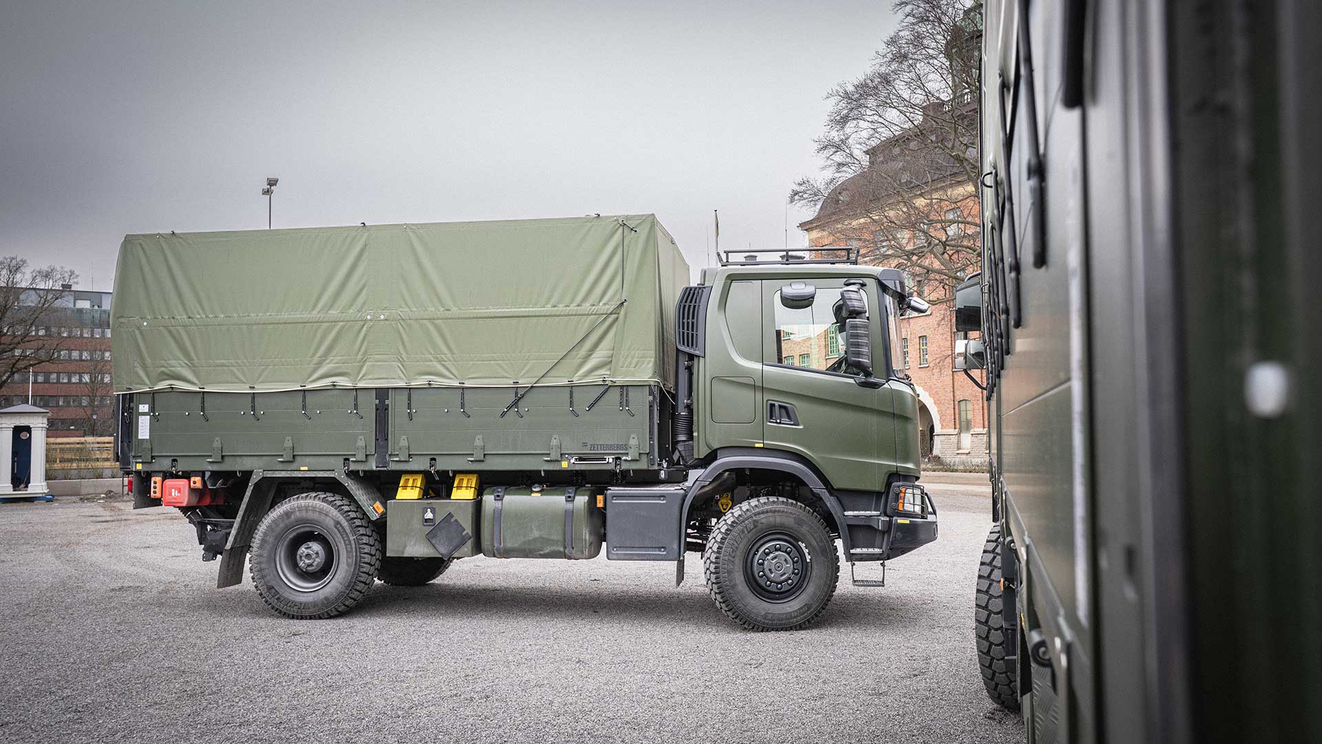 Pritschenwagen 6x6 mit Zelt und Hydroboard