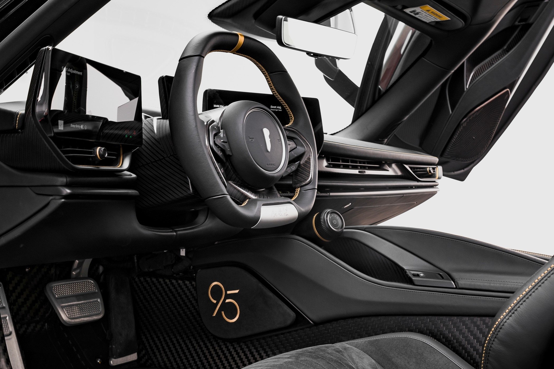 Exklusives Interieur des Battista Novantacinque Exklusives Interieur des Battista Novantacinque
