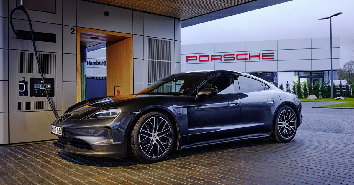 Ladestationen in der Porsche Charging Lounge