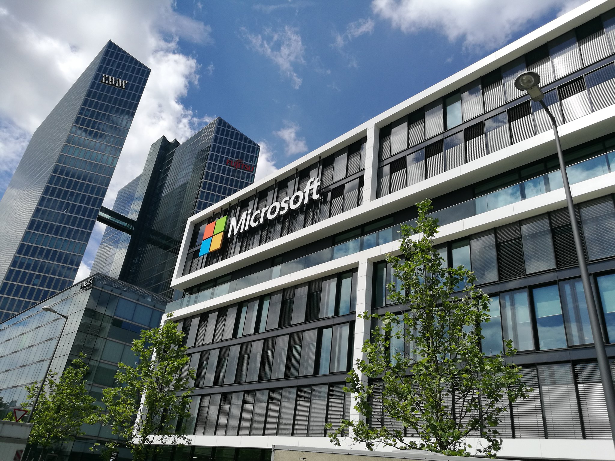 Microsoft stellt 3,2 Mrd. € für die Entwicklung künstlicher Intelligenz in Deutschland bereit Microsoft stellt 3,2 Mrd. € für die Entwicklung künstlicher Intelligenz in Deutschland bereit