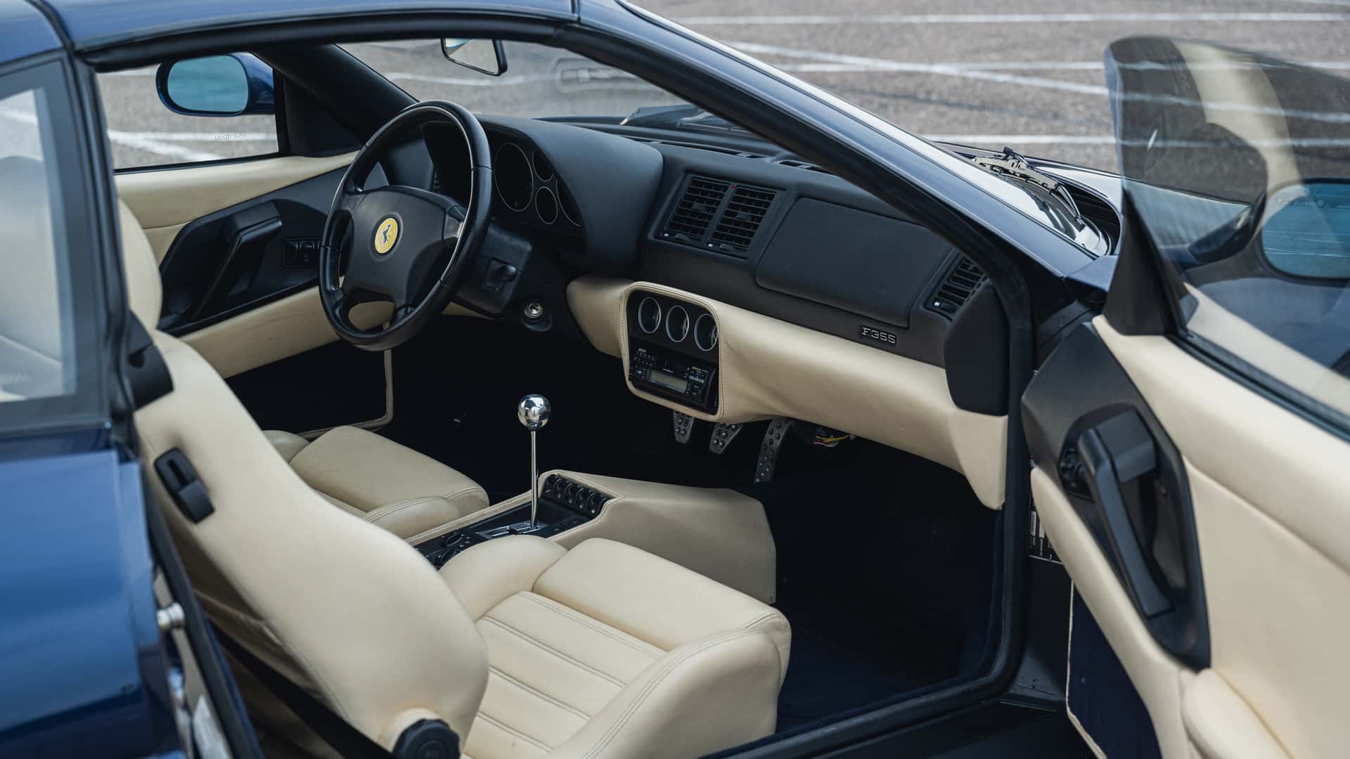 Das Äußere des 1996er Ferrari F355 GTS