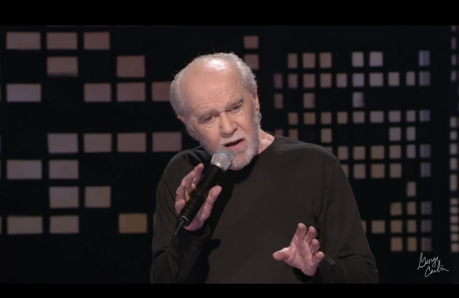 Die Erben von George Carlin haben einen Rechtsstreit gegen Podcaster beigelegt, die ein Special mit einer KI-Kopie des Komikers erstellt hatten Die Erben von George Carlin haben einen Rechtsstreit gegen Podcaster beigelegt, die ein Special mit einer KI-Kopie des Komikers erstellt hatten