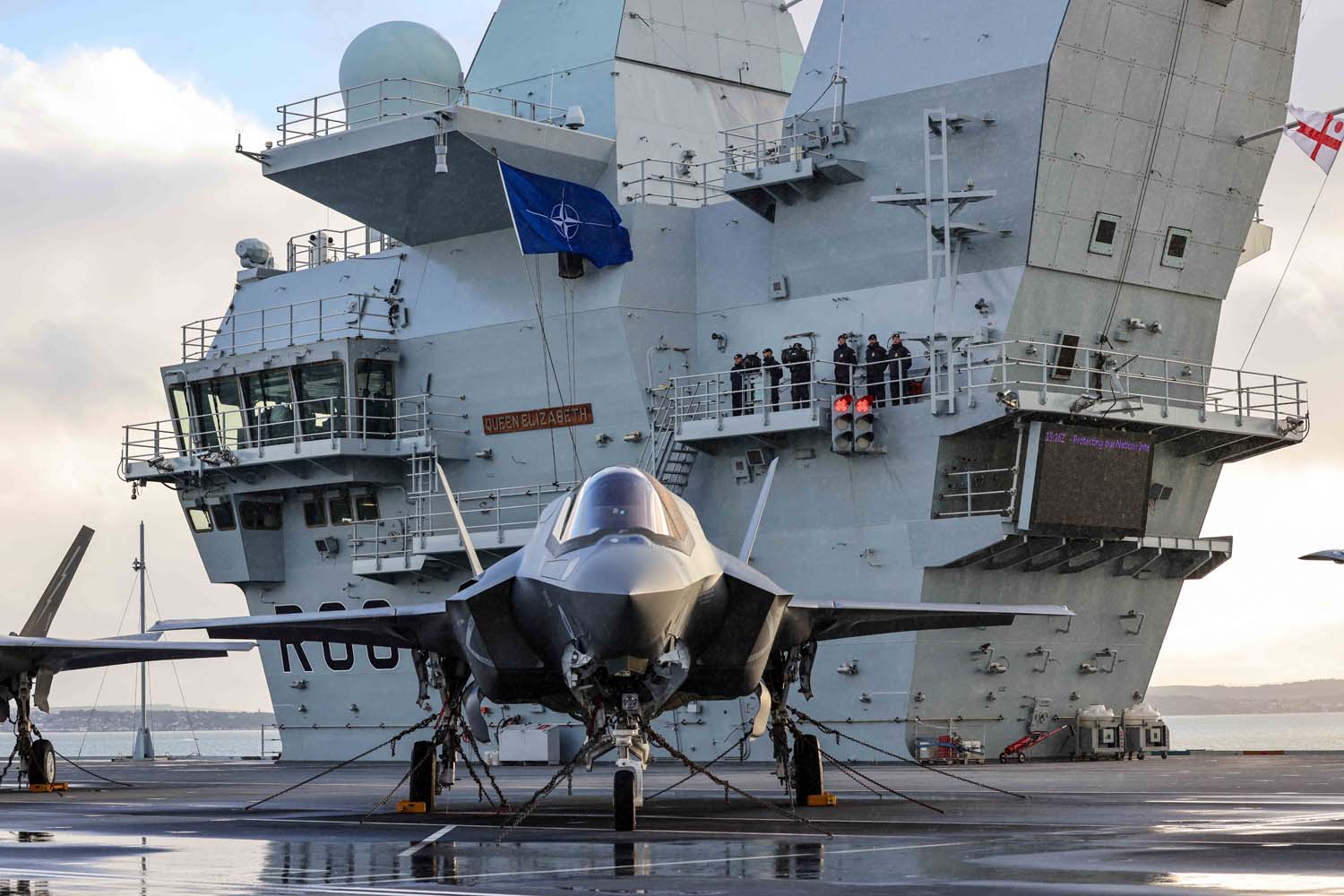 Der britische Flugzeugträger HMS Queen Elizabeth, der Kampfflugzeuge der fünften Generation vom Typ F-35B Lightning II an Bord hat, ist zum ersten Mal in der Geschichte unter NATO-Kommando gestellt worden.-5 Der britische Flugzeugträger HMS Queen Elizabeth, der Kampfflugzeuge der fünften Generation vom Typ F-35B Lightning II an Bord hat, ist zum ersten Mal in der Geschichte unter NATO-Kommando gestellt worden.-5
