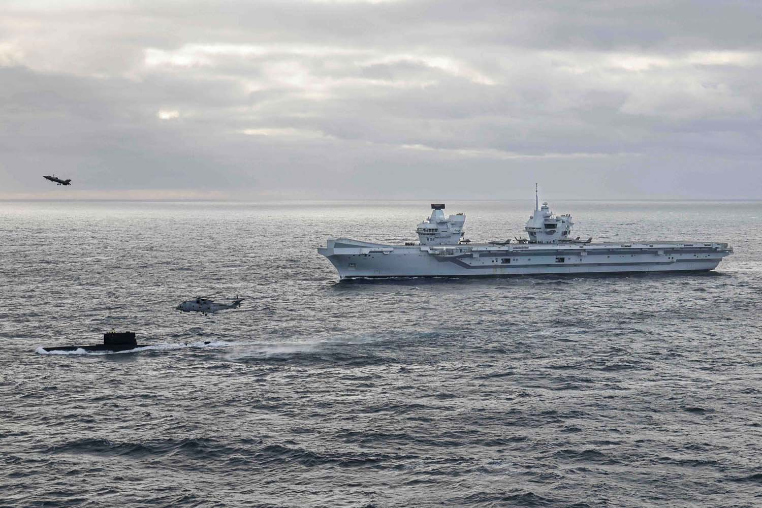 Der britische Flugzeugträger HMS Queen Elizabeth, der Kampfflugzeuge der fünften Generation vom Typ F-35B Lightning II an Bord hat, ist zum ersten Mal in der Geschichte unter NATO-Kommando gestellt worden.-6 Der britische Flugzeugträger HMS Queen Elizabeth, der Kampfflugzeuge der fünften Generation vom Typ F-35B Lightning II an Bord hat, ist zum ersten Mal in der Geschichte unter NATO-Kommando gestellt worden.-6