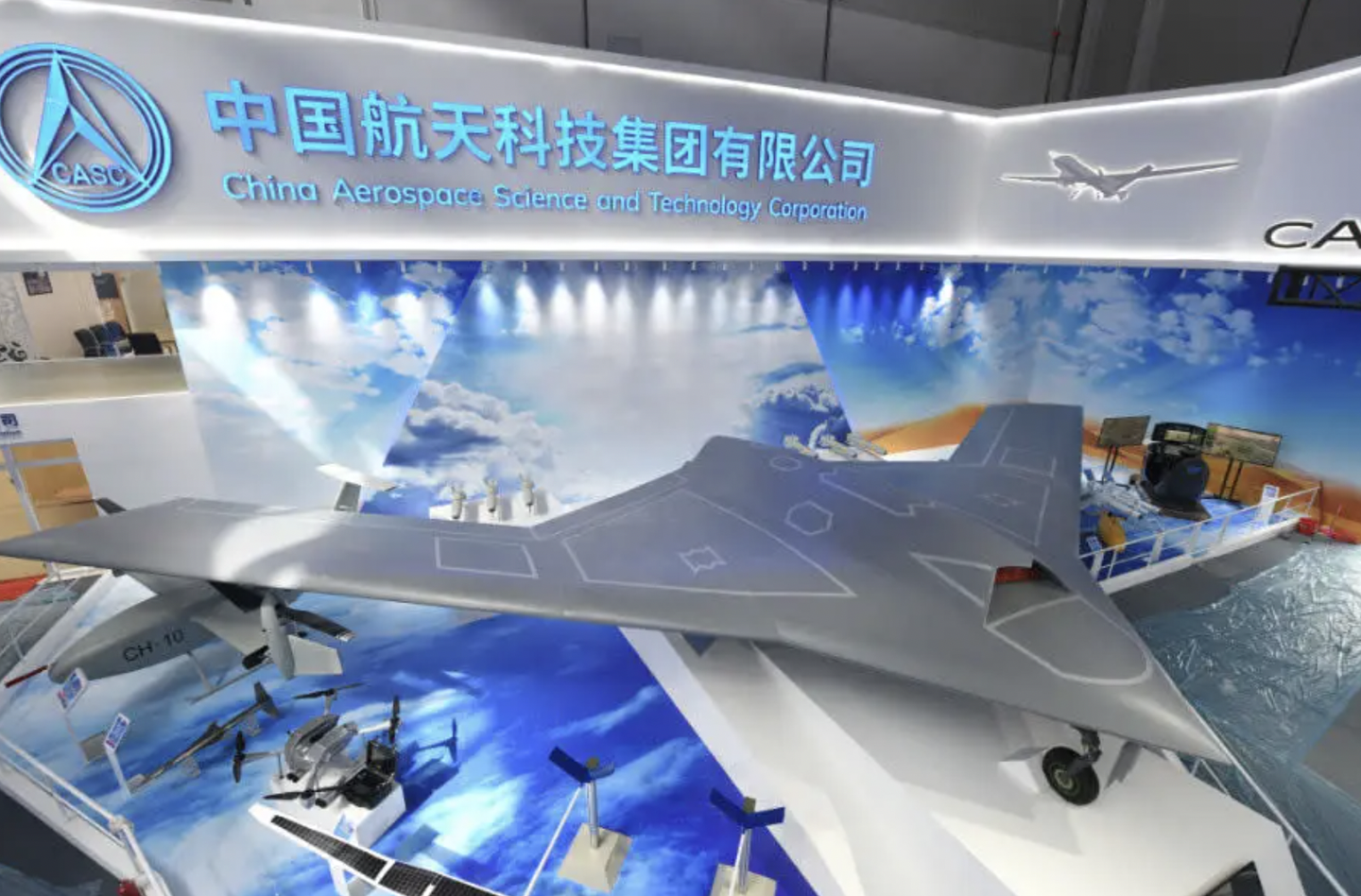 Eine mysteriöse Tarnkappendrohne, die der Northrop Grumman X-47B ähnelt, wurde in China gesichtet - es gibt drei Versionen, um die es sich handeln könnte-6 Eine mysteriöse Tarnkappendrohne, die der Northrop Grumman X-47B ähnelt, wurde in China gesichtet - es gibt drei Versionen, um die es sich handeln könnte-6