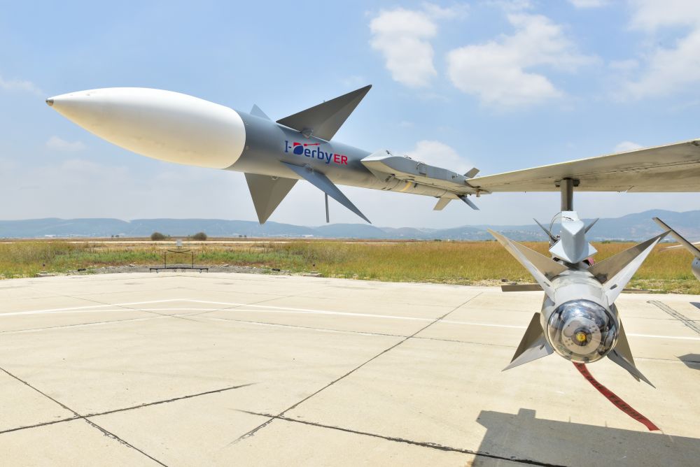 Die Tschechische Republik wird 48 israelische I-Derby ER-Raketen im Wert von 120 Millionen Dollar für Luftoperationen kaufen. Die Tschechische Republik wird 48 israelische I-Derby ER-Raketen im Wert von 120 Millionen Dollar für Luftoperationen kaufen.