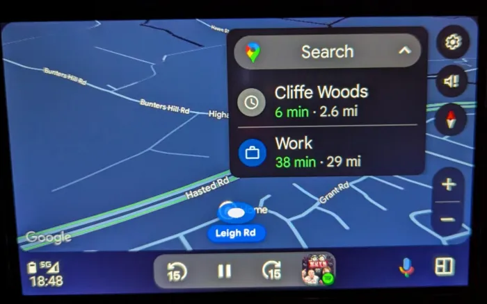 Android Auto Bildschirm mit neuem Kartenlayout Android Auto Bildschirm mit neuem Kartenlayout
