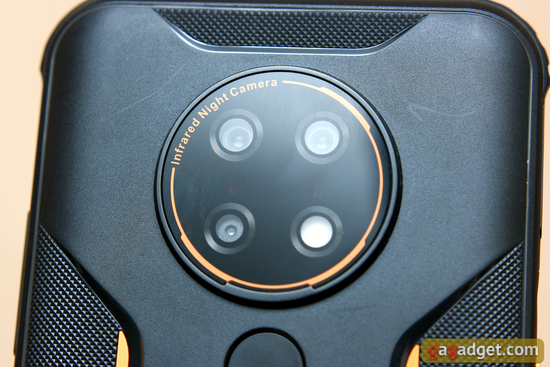 AGM H3 im Test: Robustes Smartphone mit Nachtsichtkamera -99 AGM H3 im Test: Robustes Smartphone mit Nachtsichtkamera -99