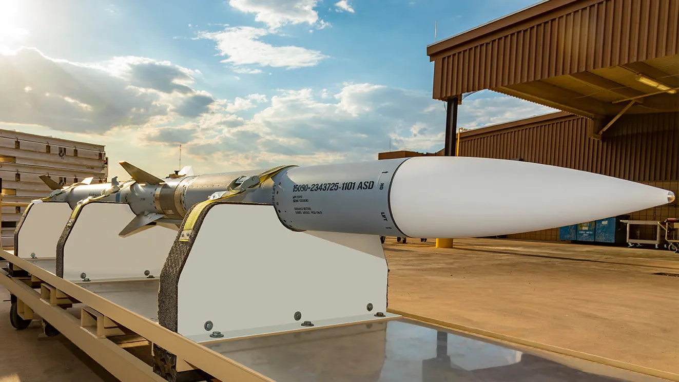 Mittelstreckenrakete AIM-120 AMRAAM