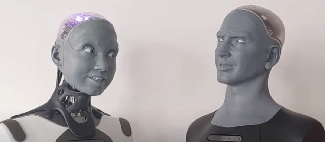 Es ist wie bei den Menschen: Ein weiblicher Roboter hat einen männlichen Roboter wegen eines schlechten Witzes beleidigt. Es ist wie bei den Menschen: Ein weiblicher Roboter hat einen männlichen Roboter wegen eines schlechten Witzes beleidigt.
