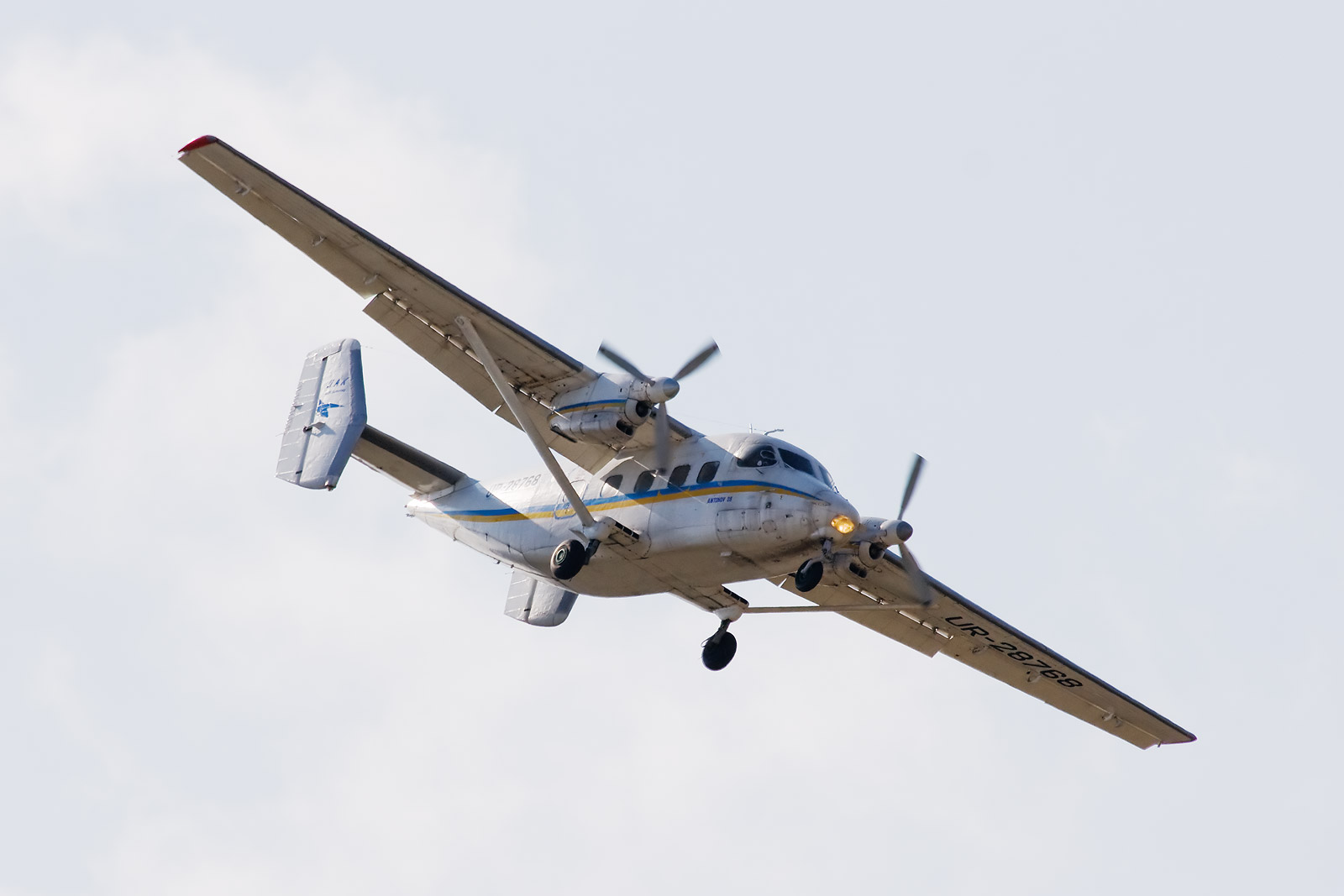 Ein Flugzeug vom Typ An-28. Illustration aus Wikipedia