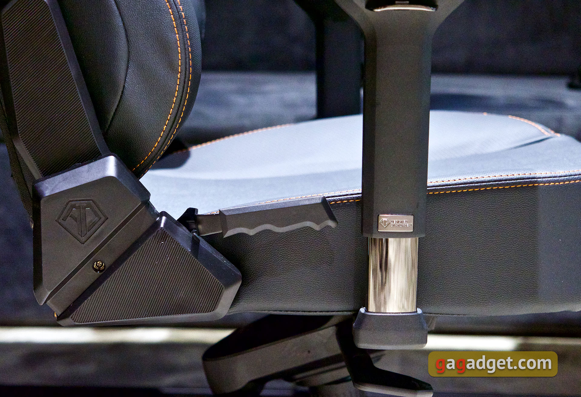 Thron zum Spielen: ein Test des Anda Seat Kaiser 3 XL-27