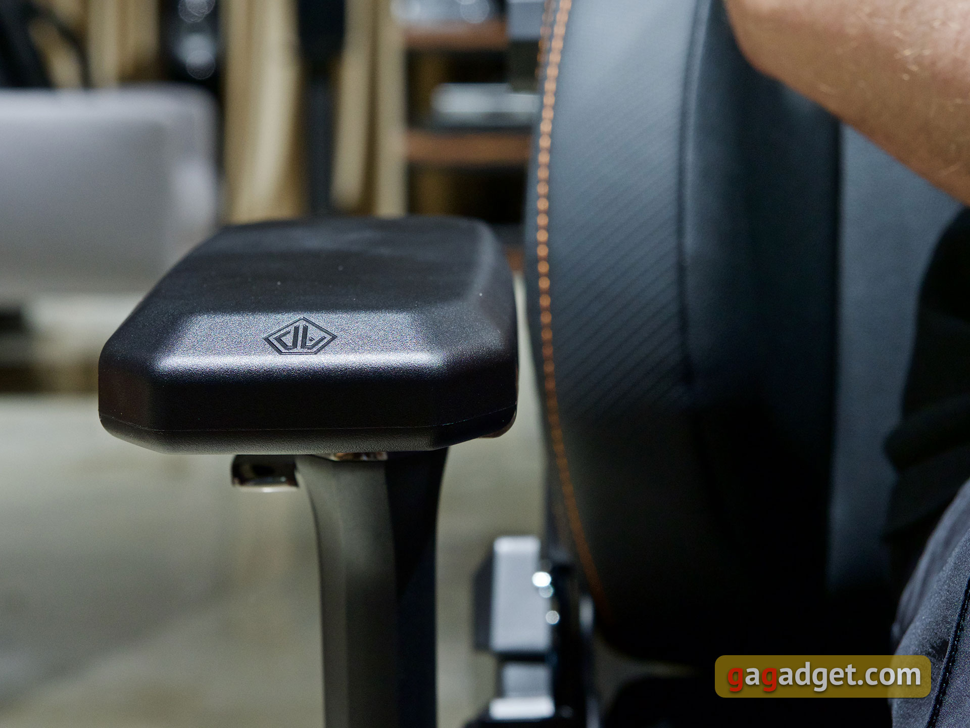 Thron zum Spielen: ein Test des Anda Seat Kaiser 3 XL-37