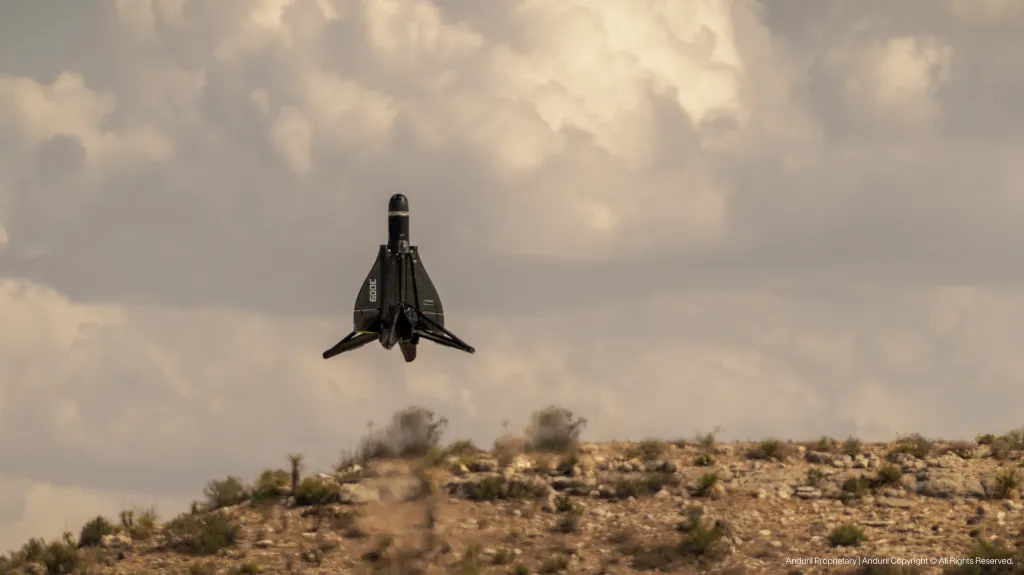 Anduril Roadrunner ist der erste wiederverwendbare unbemannte Abfangjäger der Welt, der wie die Falcon 9-Rakete von SpaceX landen kann Anduril Roadrunner ist der erste wiederverwendbare unbemannte Abfangjäger der Welt, der wie die Falcon 9-Rakete von SpaceX landen kann