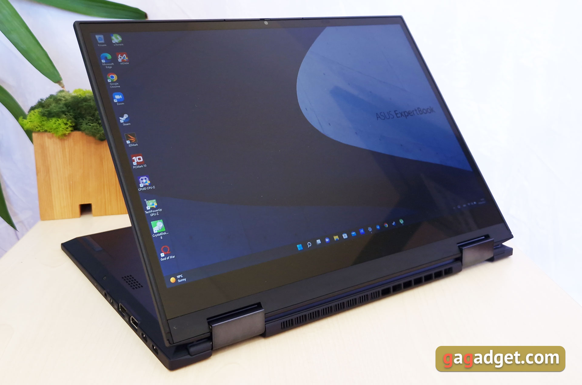 ASUS ExpertBook B7 Flip (B7402FEA) Test: Ein Flaggschiff-Enterprise-Notebook mit einem robusten Gehäuse-28 ASUS ExpertBook B7 Flip (B7402FEA) Test: Ein Flaggschiff-Enterprise-Notebook mit einem robusten Gehäuse-28